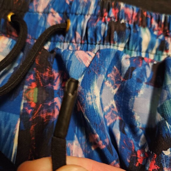 Fabletics XS bundle! Two tanks (muscle/open-back) and two shorts! - Picture 5 of 13